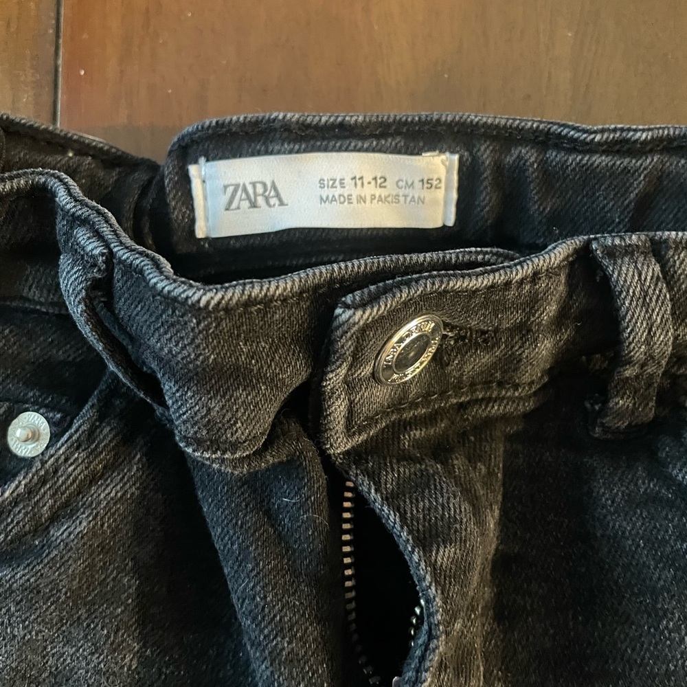 Zara straight jeans 11/12 size